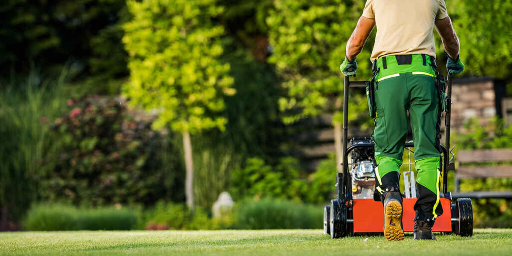 Five Essential Benefits of a Professional Lawn Care Service